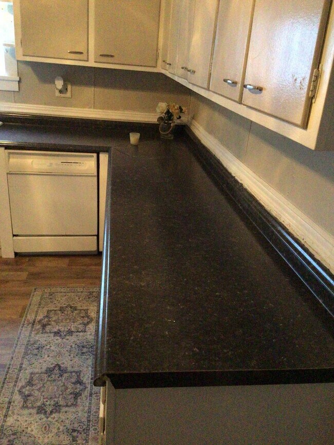 Building Photo - 520-522 Woodvale Ave