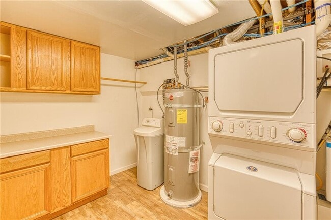 Building Photo - 296 Hartt Hill Dr