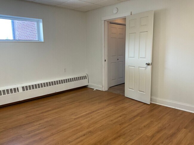 Building Photo - 6530 Derry St