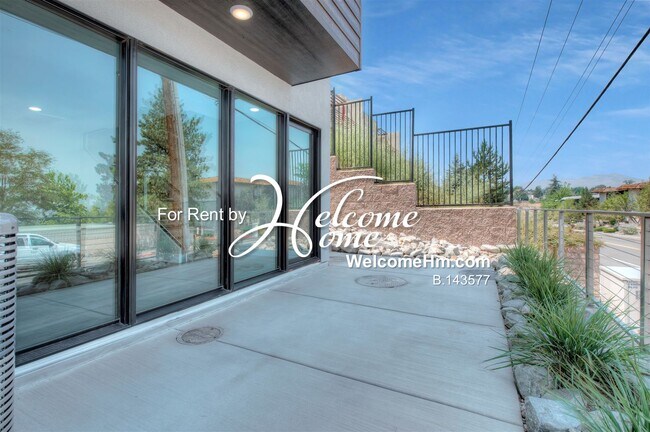 Building Photo - Coming Soon - NEWER Luxury Town Home Centr...