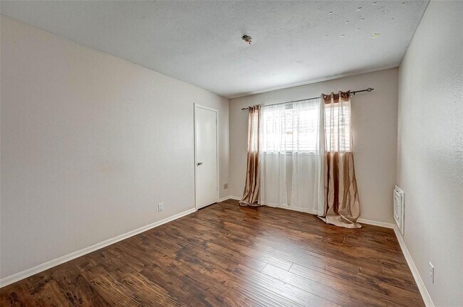 Building Photo - 12846 Westmere Dr