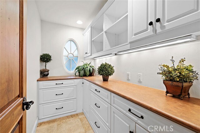 Building Photo - 900 E Balboa Blvd