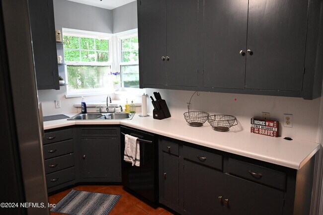 Building Photo - 5054 Pirates Cove Rd