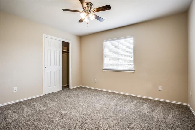 Building Photo - 2443 Green Meadows Ln