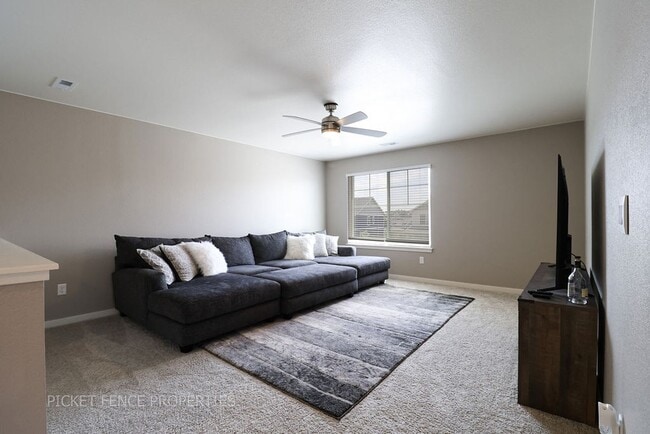 Building Photo - Beautiful New Home in West Greeley!