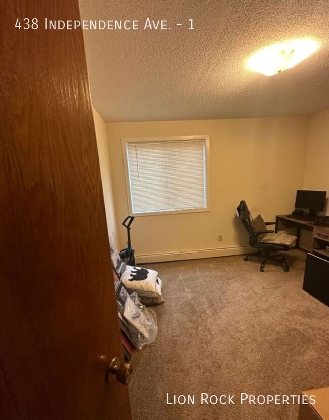 Building Photo - Charming 2-Bedroom Apartment in Champlin f...