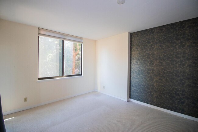 Building Photo - 101 Lombard St