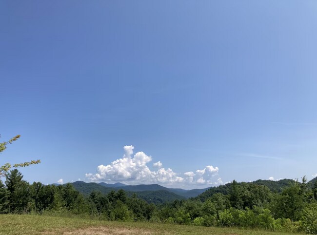 Building Photo - 242 Eastman Mountain Rd