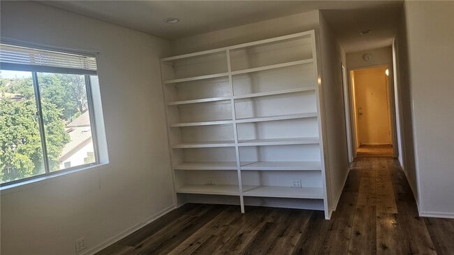 Building Photo - 3548 Gladiola Dr