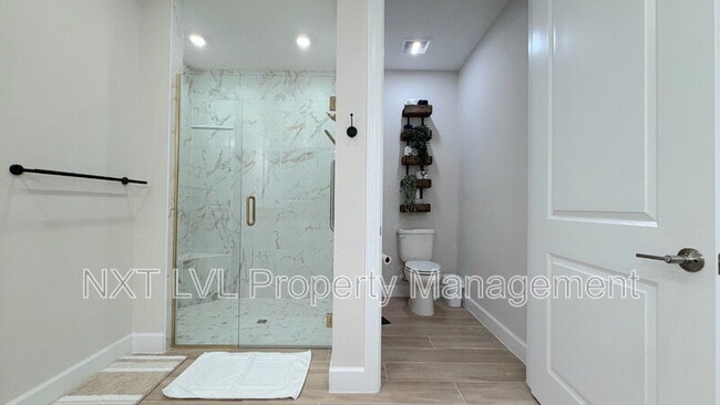 Building Photo - 15319 Lucerna St