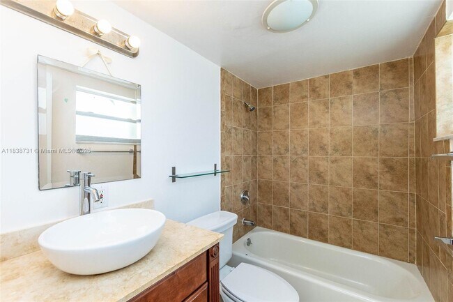 Building Photo - 3862 NE 171 St