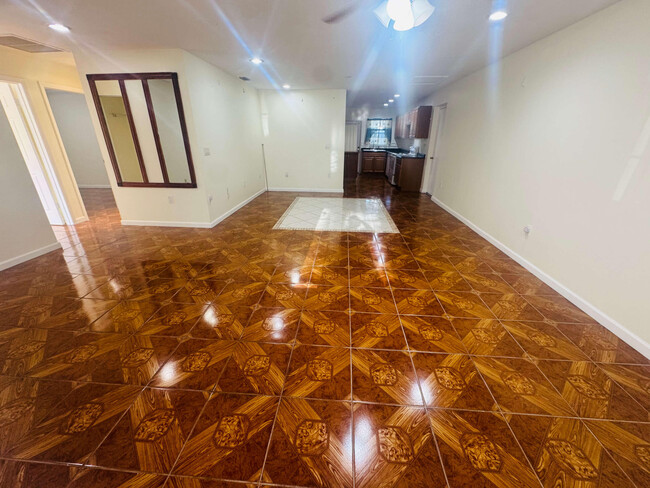 Building Photo - 782 Orchid Dr
