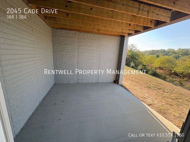 Building Photo - 2045 Cade Dr