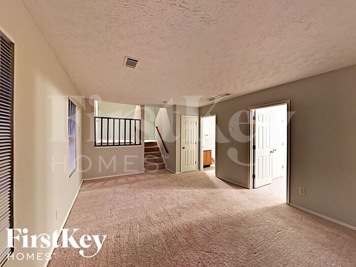 Building Photo - 1998 Glenwood Downs Dr