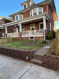 Building Photo - 134 E Main St