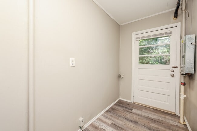 Building Photo - 5301 Woodbine Ave