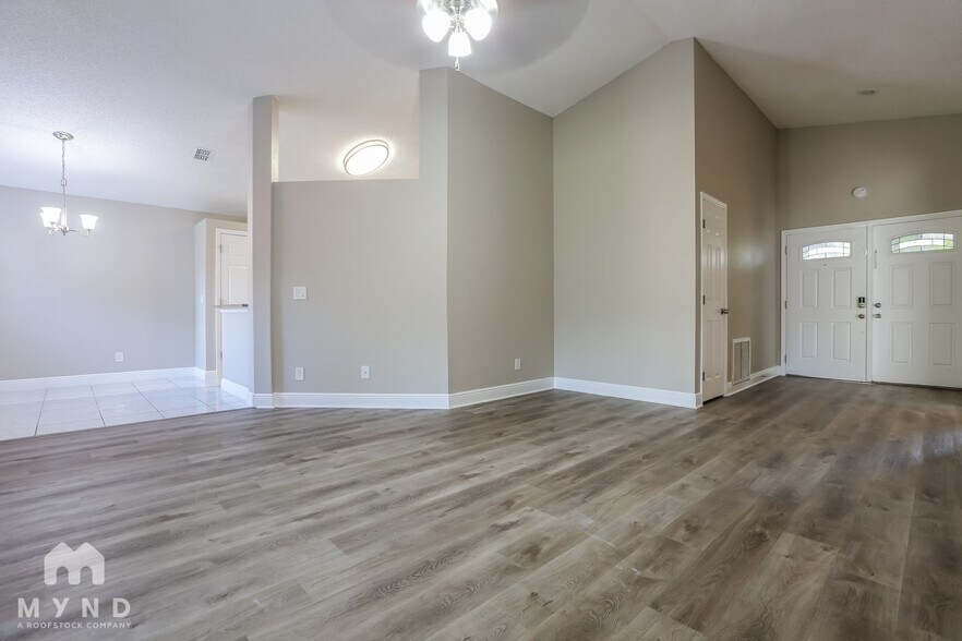 Building Photo - 6015 Crickethollow Dr