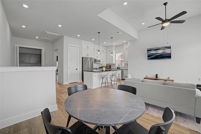 Building Photo - 2930 Moreno St