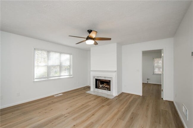 Building Photo - 2470 Cambridge Hills Rd