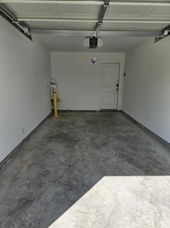 Building Photo - 21385 Carosella Dr