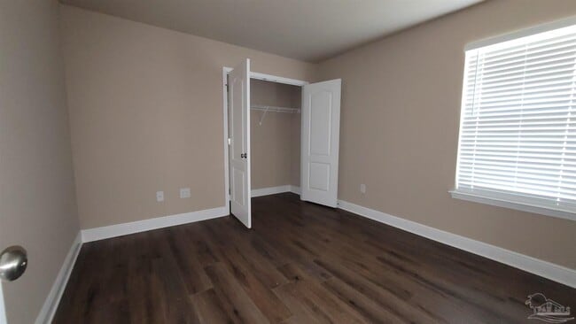 Building Photo - 6884 Buckthorn Cir