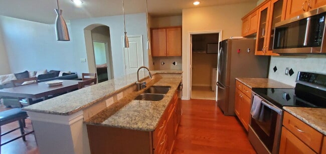 Building Photo - 950 Henderson St