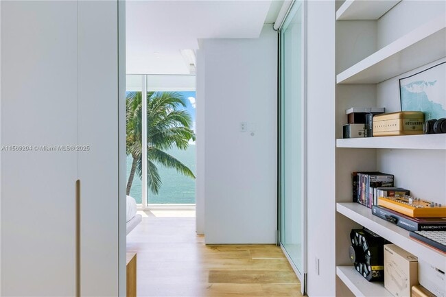 Building Photo - 440 S Mashta Dr