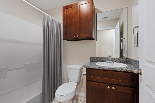 Building Photo - 119 S Bend Ct
