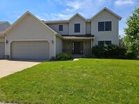 Building Photo - Beautiful 4 bedroom home in Normal!