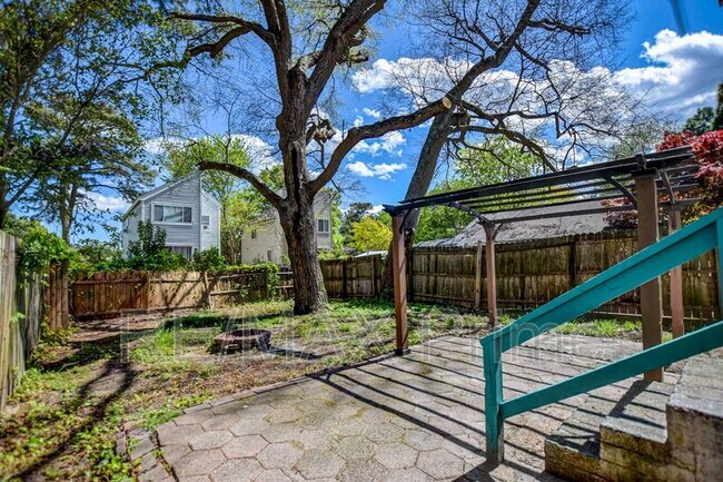 Building Photo - 7304 Major Ave