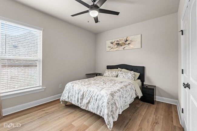 Building Photo - 315 Hummingbird Ln