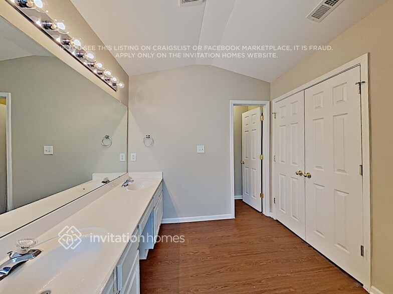 Building Photo - 6053 Ironwood Ct