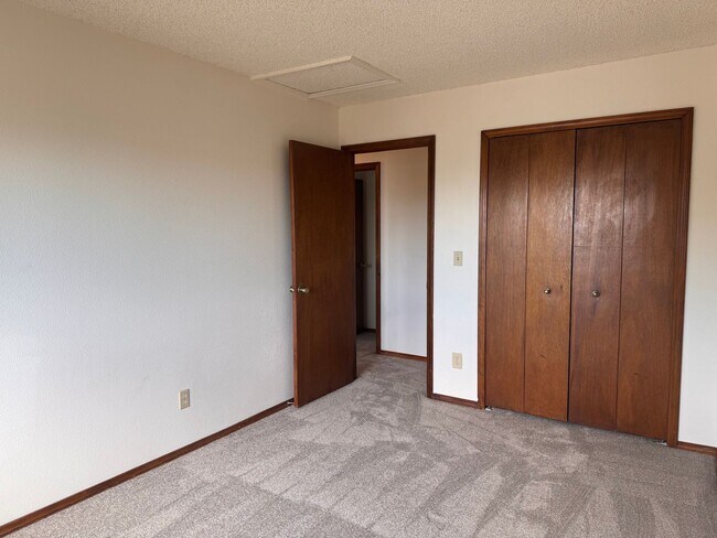 Building Photo - 3827 Glenhurst St