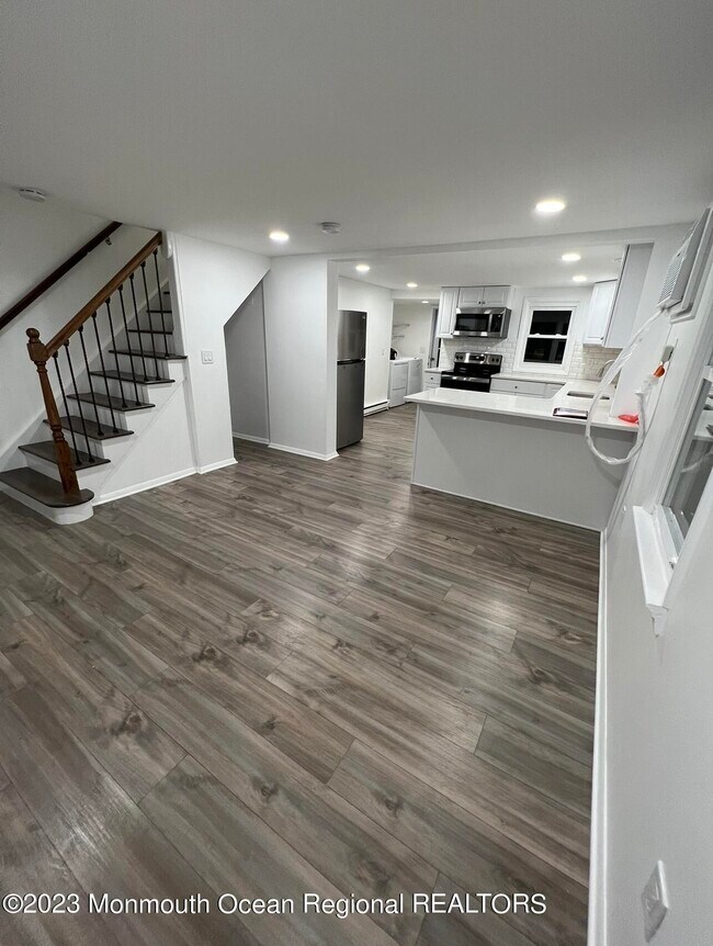 Building Photo - 8a Washington Ave