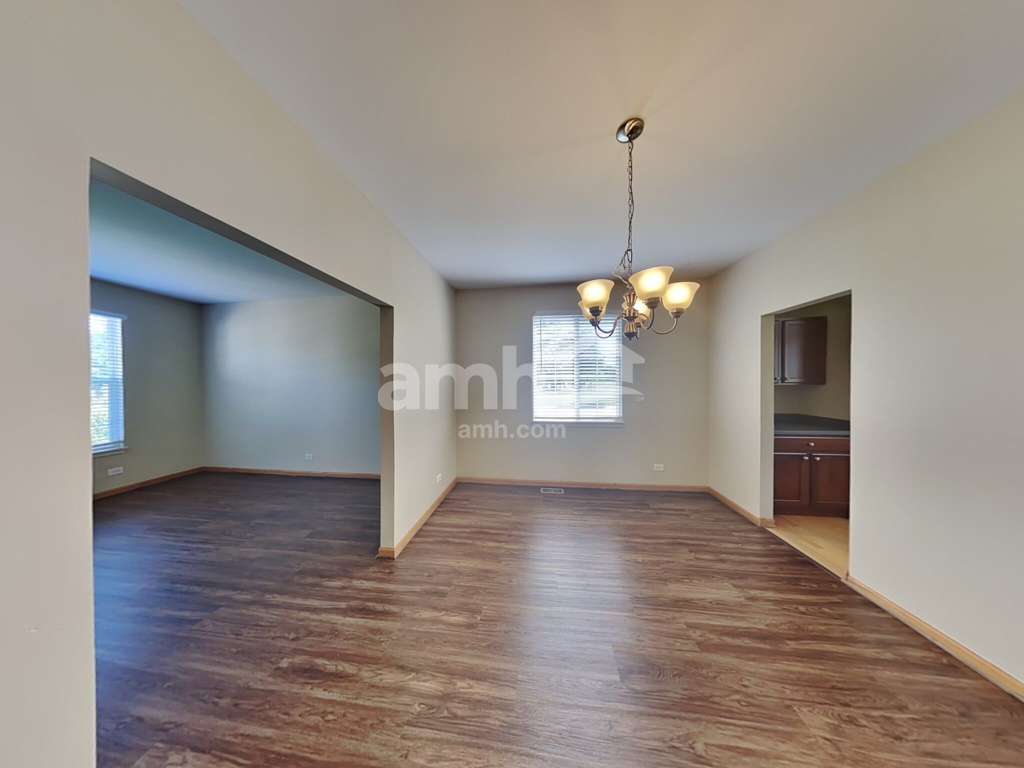 Building Photo - 1007 Angelica Cir