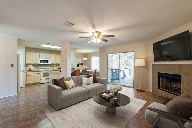 Building Photo - 7704 Plateau Cove