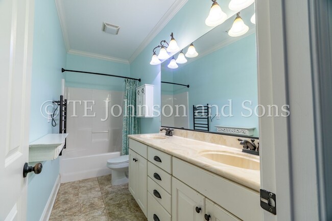 Building Photo - Luxury Living in Lewisville