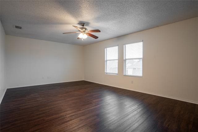 Building Photo - 4600 Waterford Dr