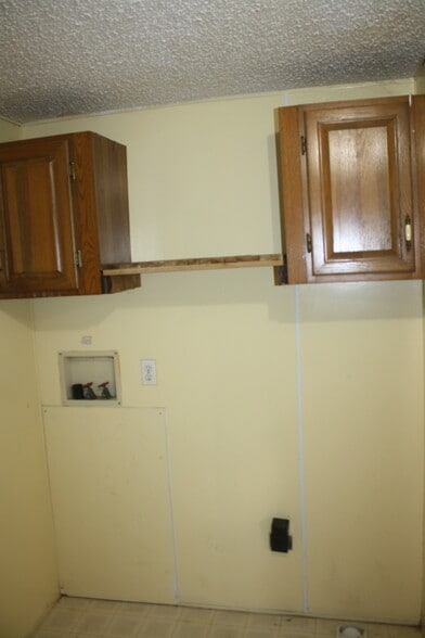 laundry area with washer and dryer connection - 3305 Peaceway Dr