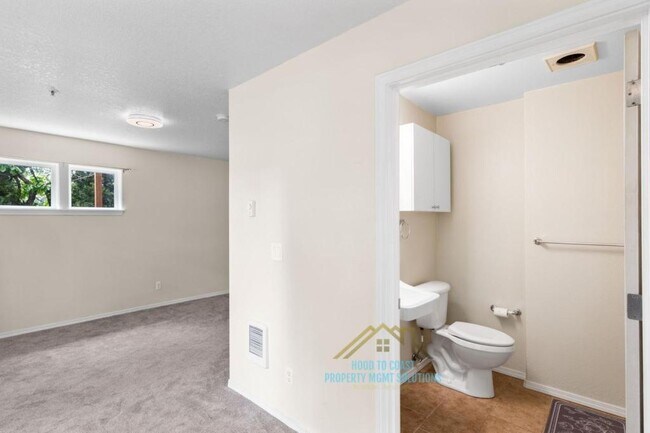 Building Photo - 225 SE 126th Ave