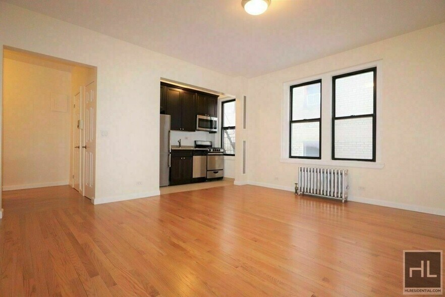 Primary Photo - West 10th Street