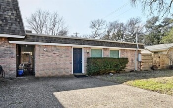 Building Photo - 8510 Mesa Dr