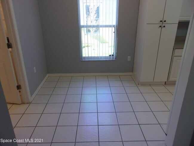 Building Photo - 3908 Upmann Dr