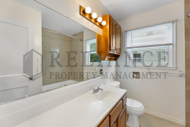 Building Photo - 1112 S Martinson Ave