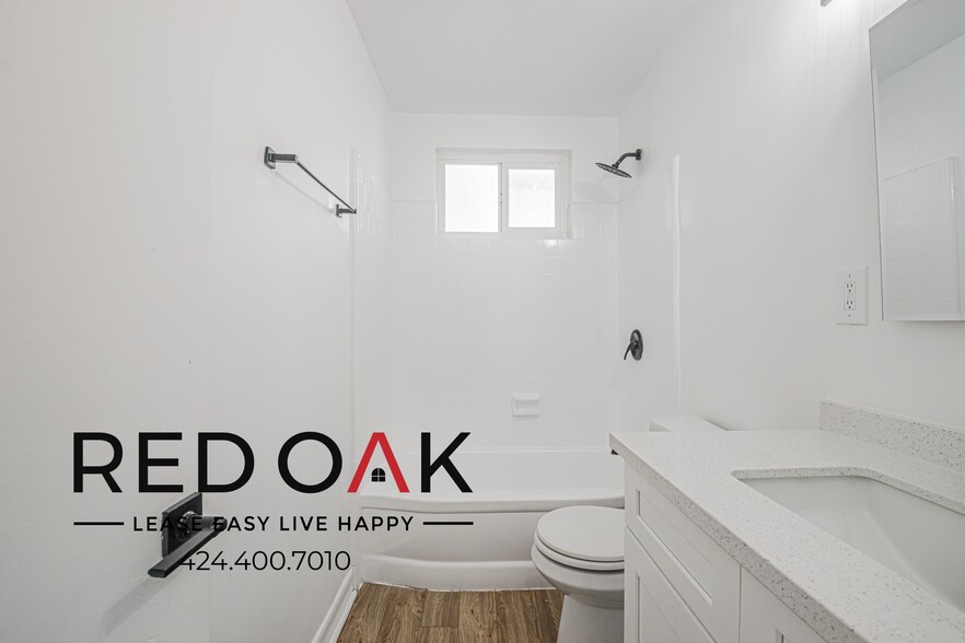 Building Photo - 1800 W Glencrest Ave