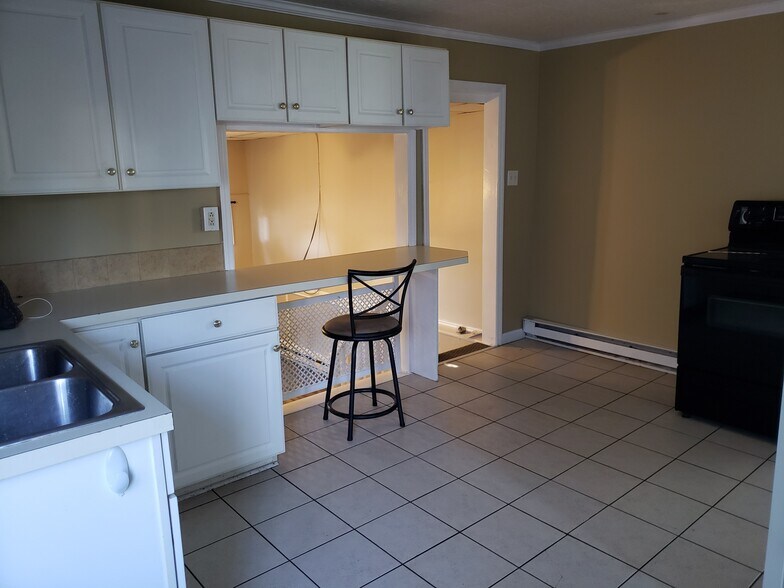 Kitchen - 507 Bennett St