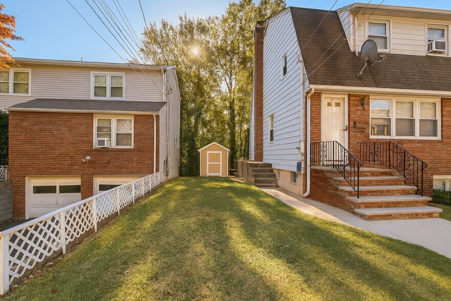 Building Photo - 11 Pilgrim Ct