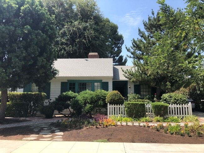 Building Photo - Beautiful Home near Warner Brothers Studio!