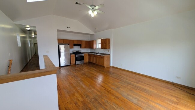 Building Photo - 1259 S Kolin Ave