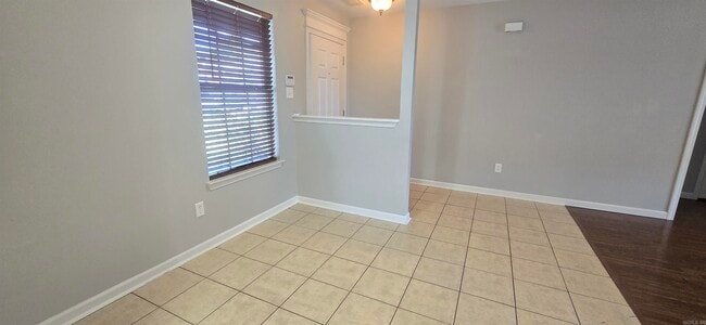 Building Photo - 15355 Oak Glen Dr